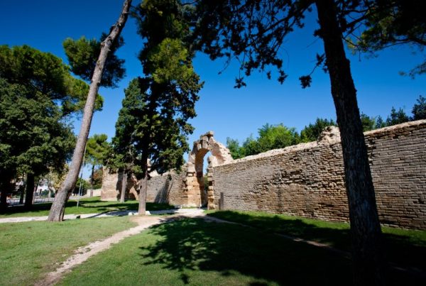 via Flaminia, le mura di Fano